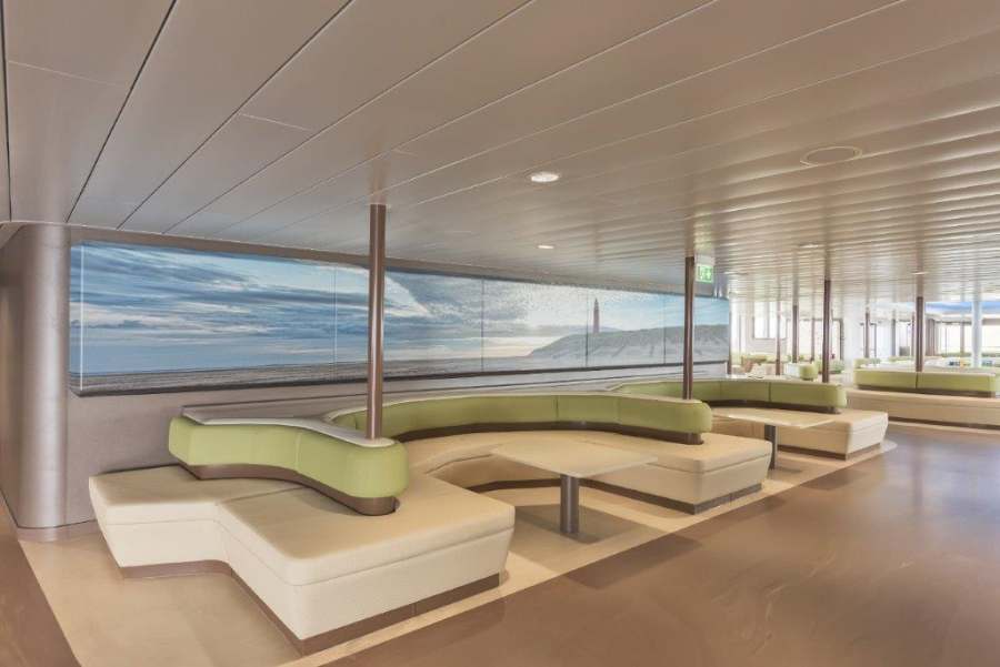 Imágenes de los sofás de Euroconvertibles en el barco 